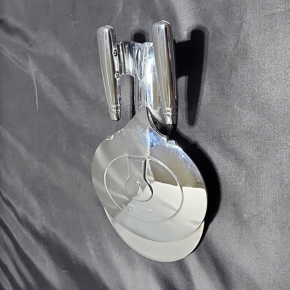 USS ENTERPRISE PIZZA CUTTER. - Picture 10 of 12